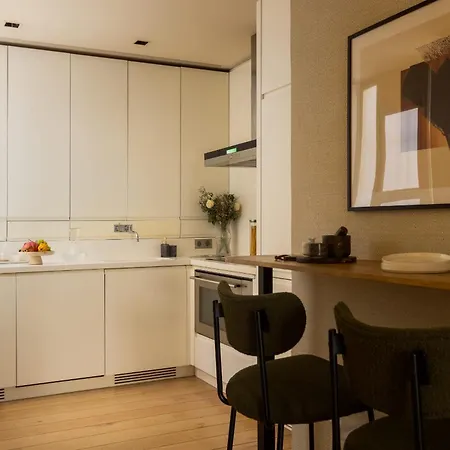 Montaigne Collection I 3br 6p Triangle D Or 巴黎
